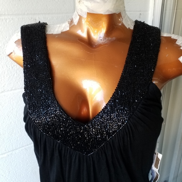 Mattie M black knit tank top Beaded v neckline tank top L NWT - Picture 2 of 10